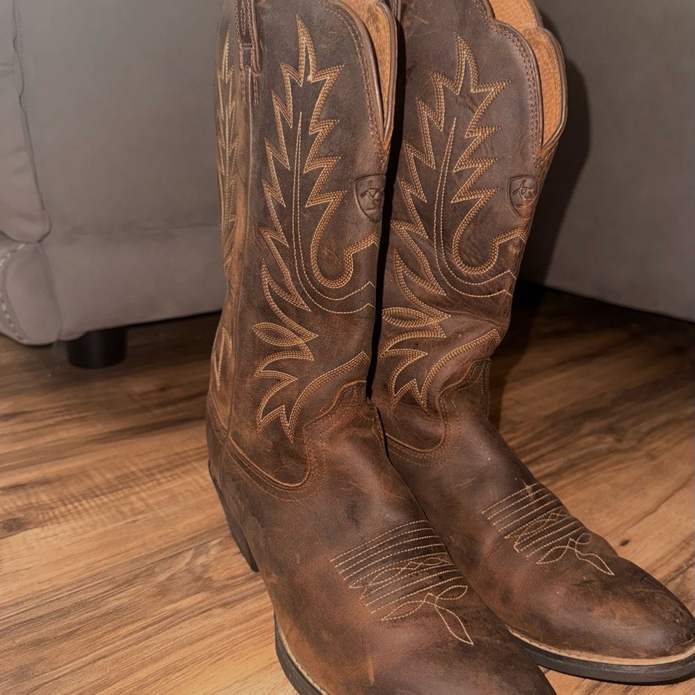 Ariat Distressed Leather Western Boots